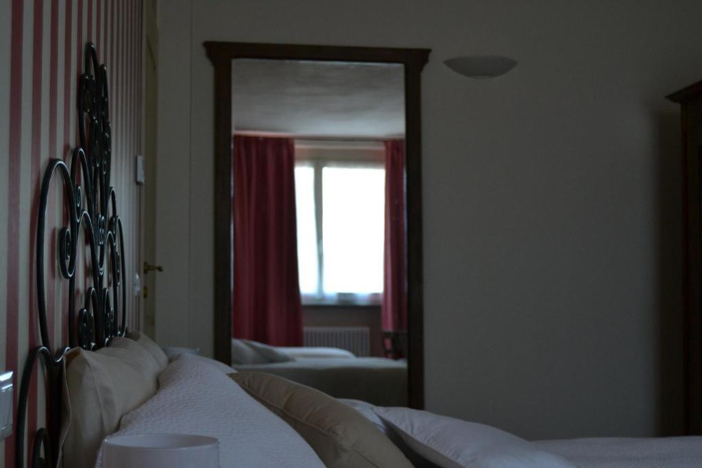 Agriturismo Costa Dei Platani أكوي تيرمي الغرفة الصورة